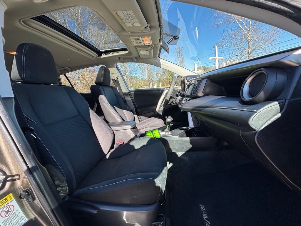 Toyota RAV4 XLE FWD 2015