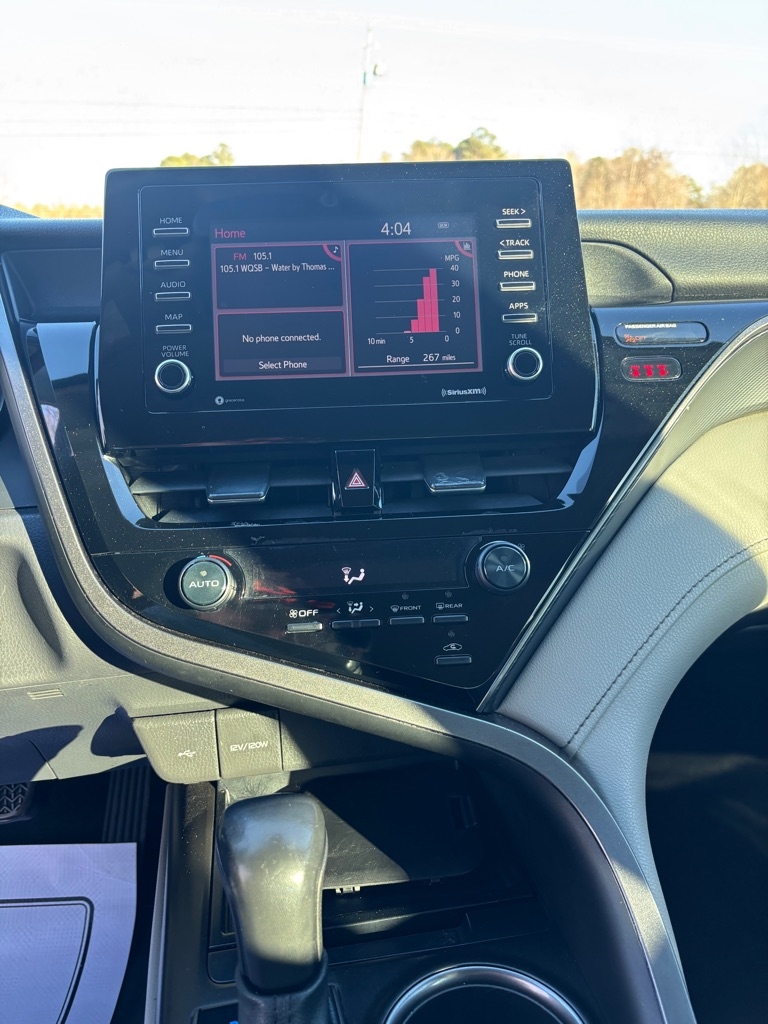 Toyota Camry SE 2021