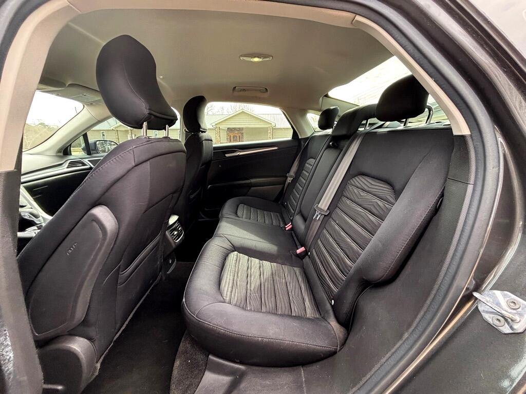 Ford Fusion SE 2016