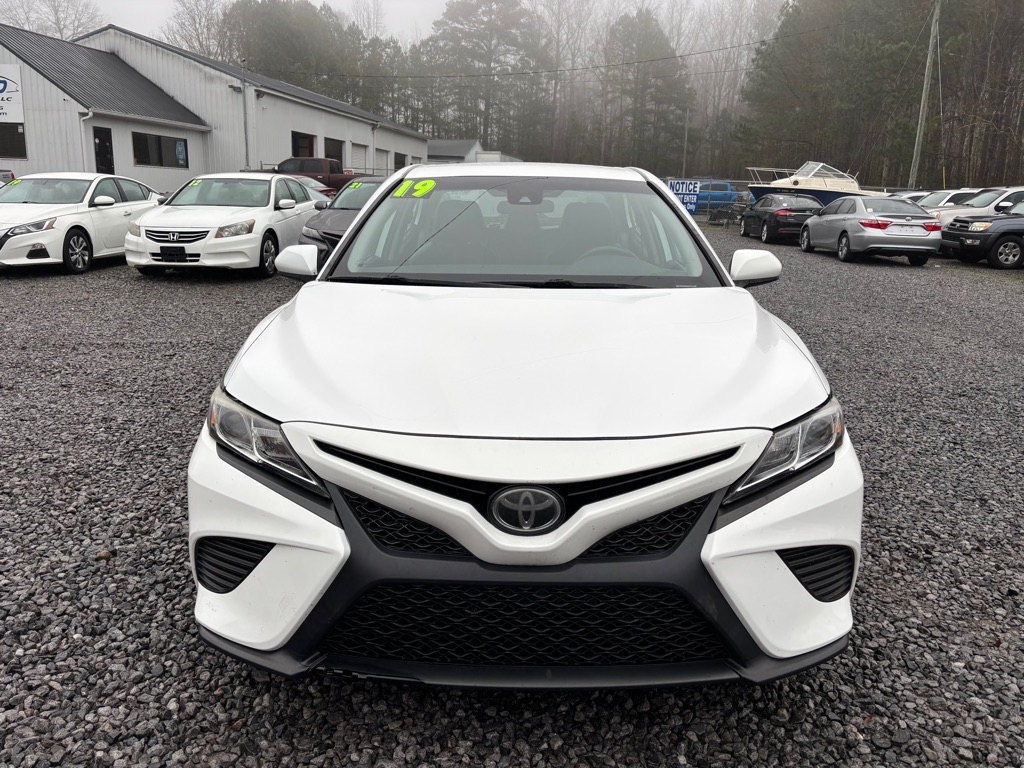 Toyota Camry SE 2019