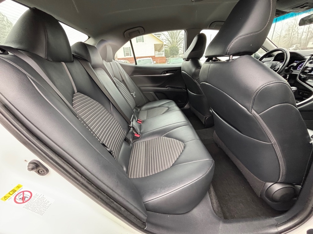 Toyota Camry SE 2019