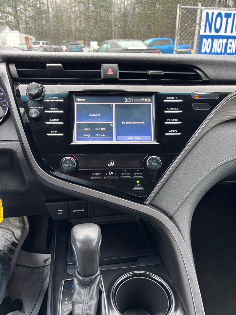 Toyota Camry SE 2019