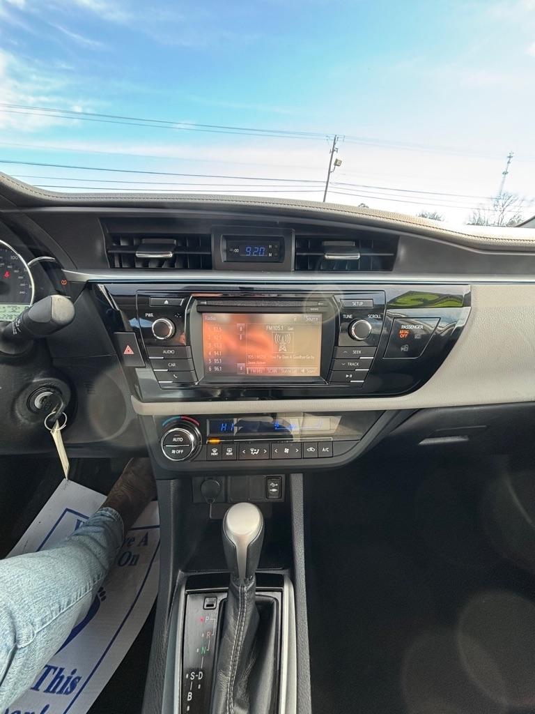 Toyota Corolla LE CVT 2015