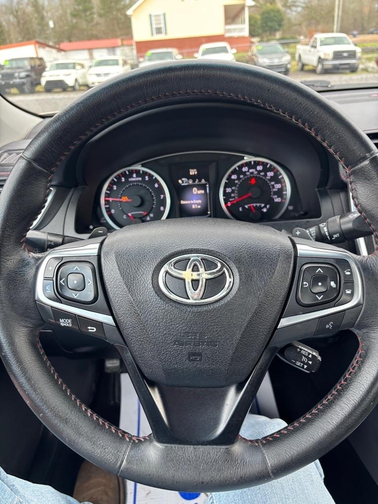 Toyota Camry SE 2015