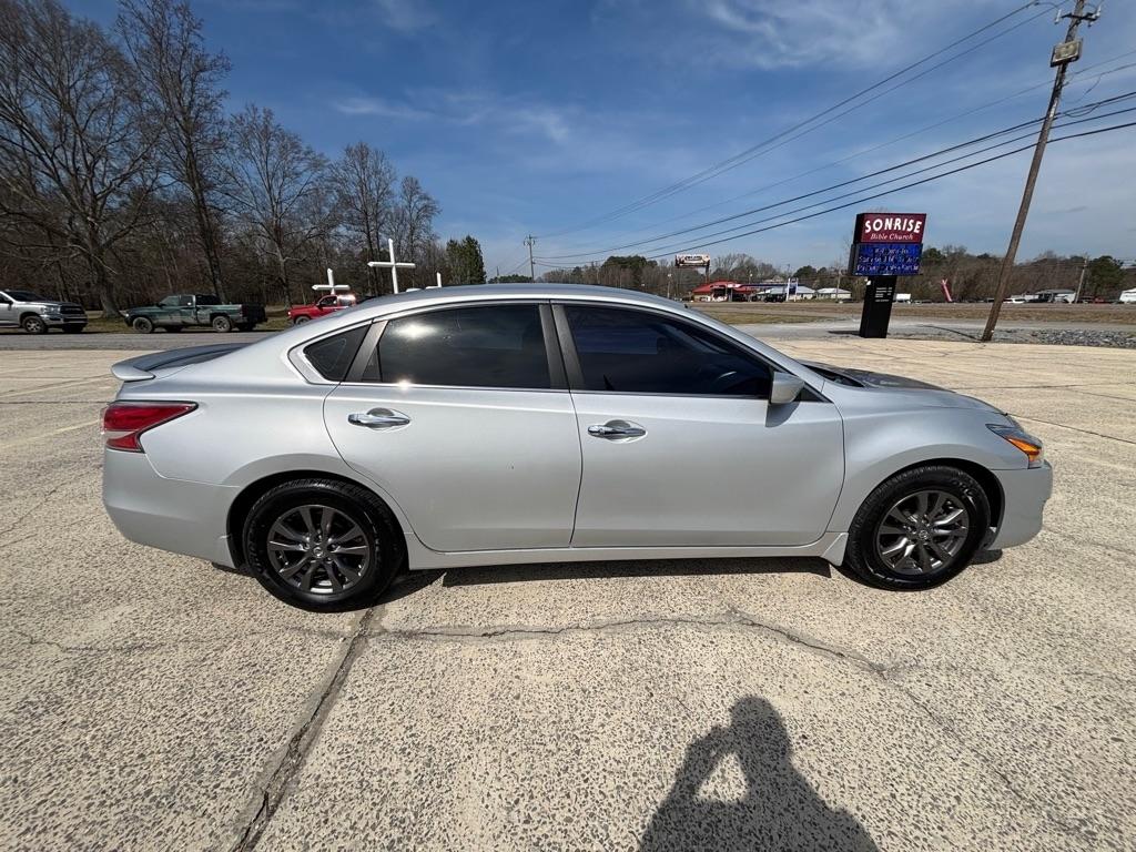 Nissan Altima 2.5 S 2015