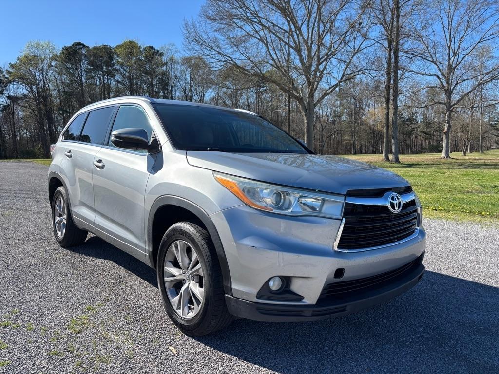 2014 Toyota Highlander XLE FWD V6