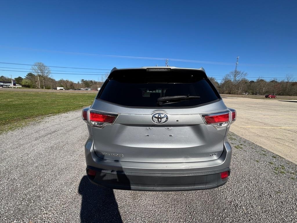 Toyota Highlander XLE FWD V6 2014