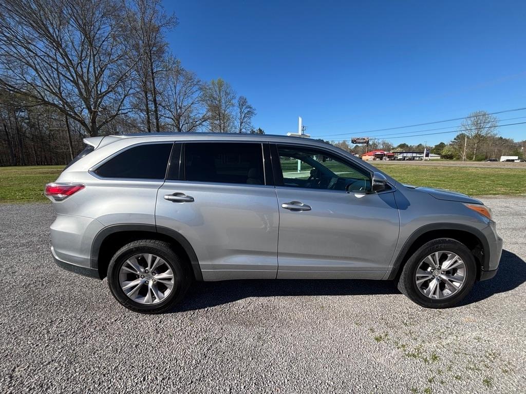 Toyota Highlander XLE FWD V6 2014