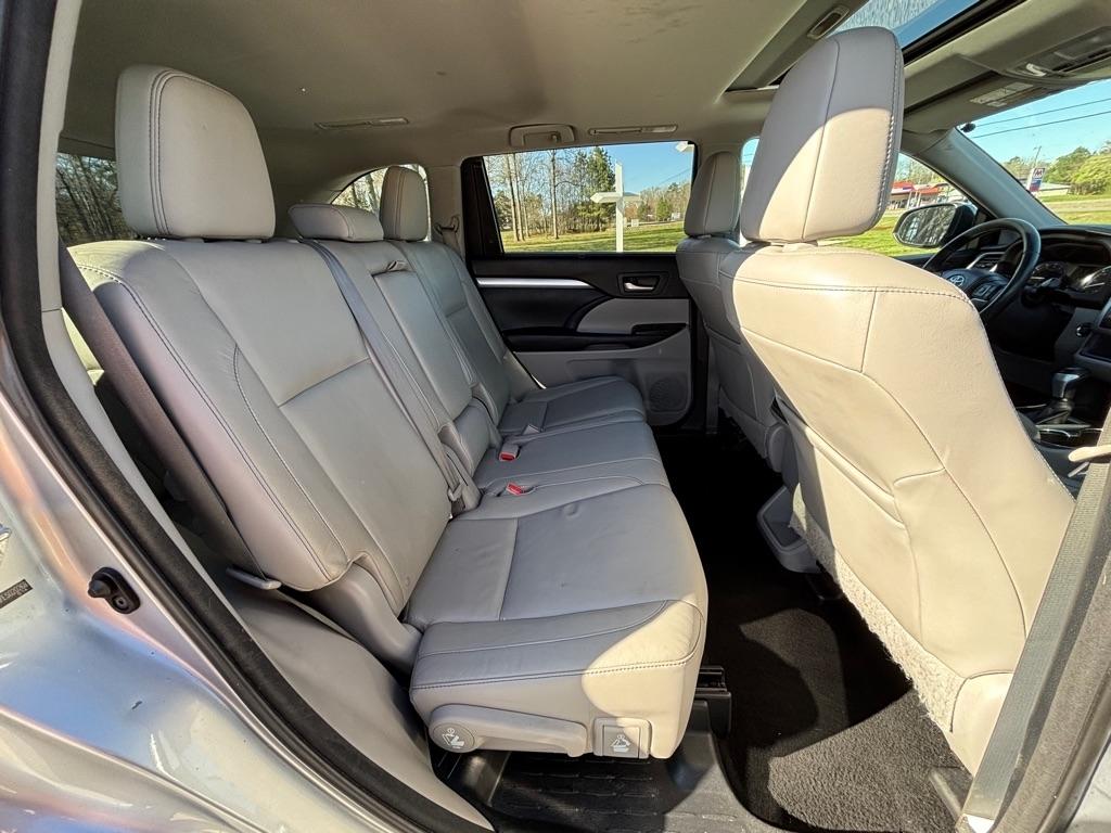 Toyota Highlander XLE FWD V6 2014