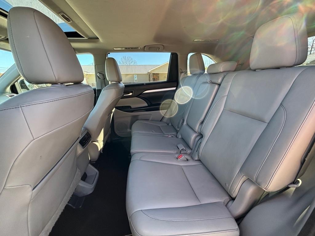 Toyota Highlander XLE FWD V6 2014