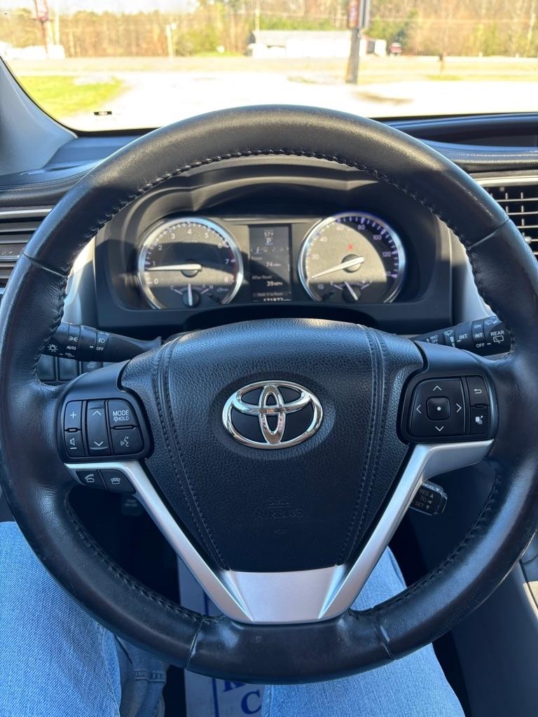 Toyota Highlander XLE FWD V6 2014