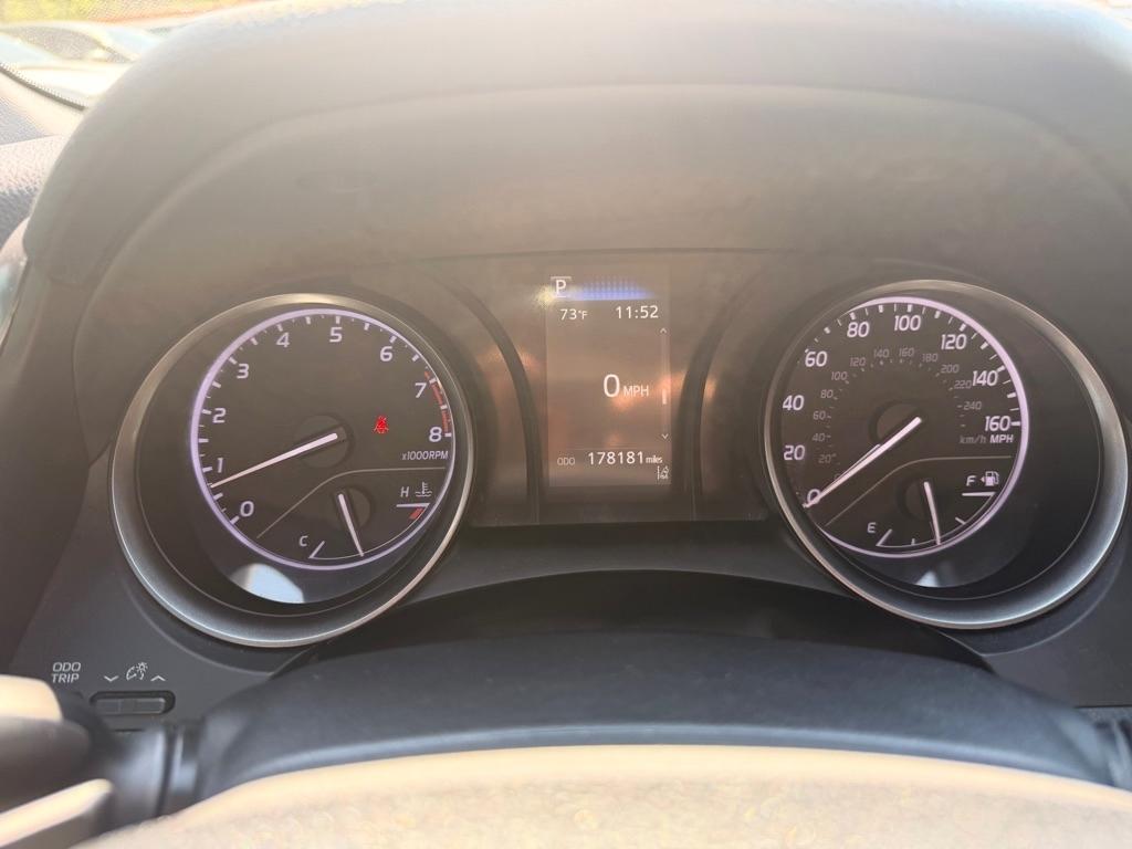 Toyota Camry SE 2021