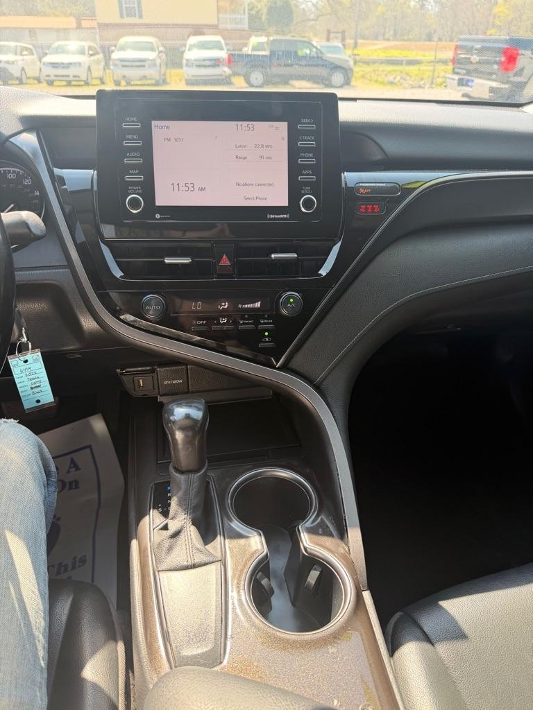 Toyota Camry SE 2021