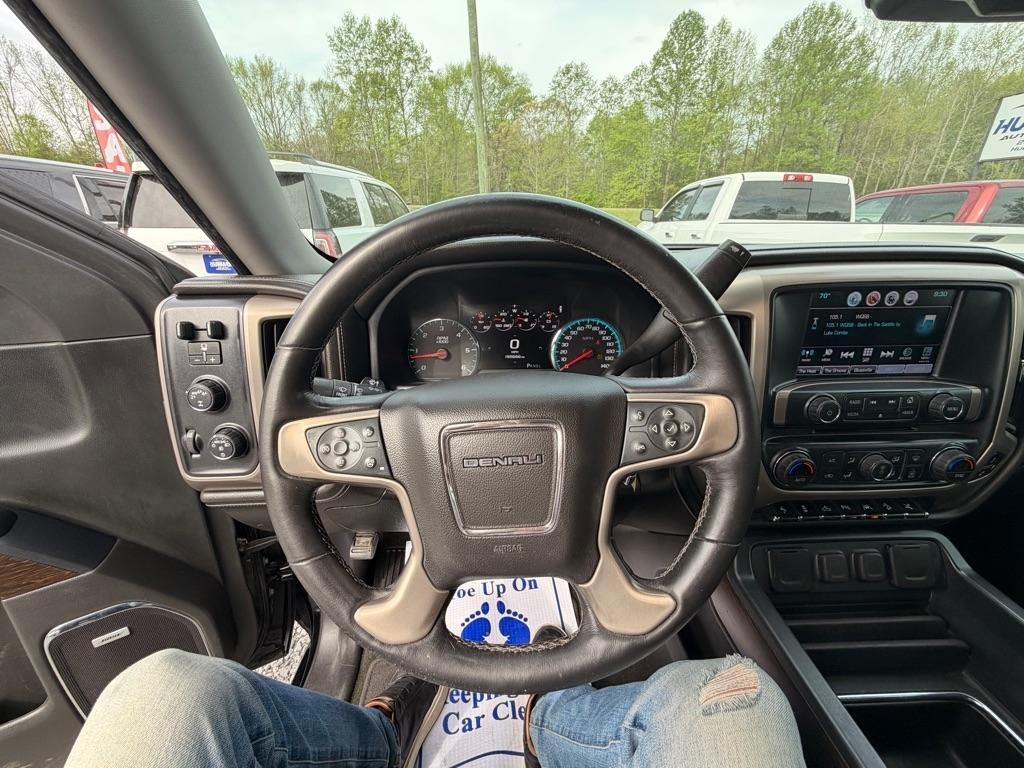 GMC Sierra 1500 Denali Crew Cab Long Box 4WD 2017