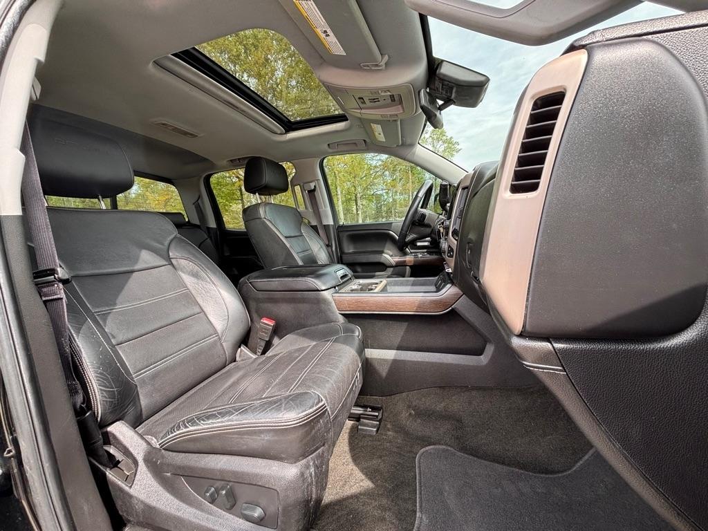 GMC Sierra 1500 Denali Crew Cab Long Box 4WD 2017