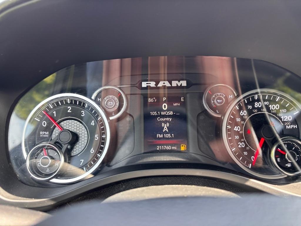 RAM 1500 Big Horn Quad Cab 2WD 2021