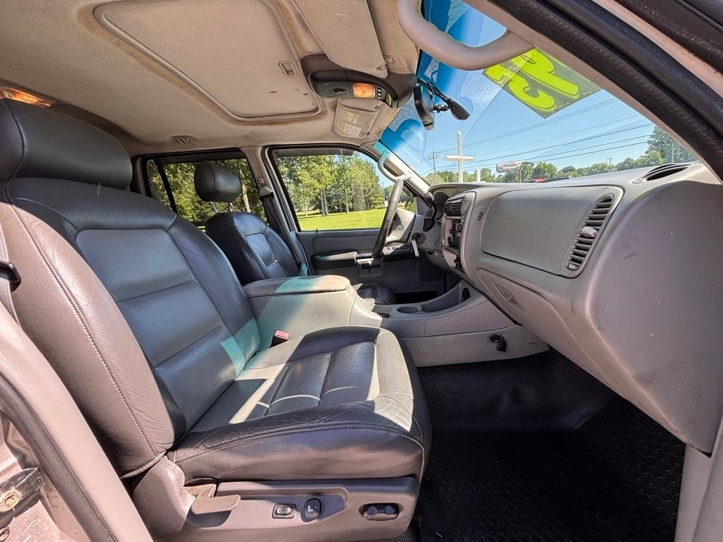 Ford Explorer Sport Trac XLS 2WD 2003