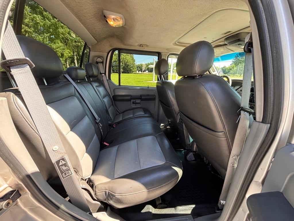 Ford Explorer Sport Trac XLS 2WD 2003