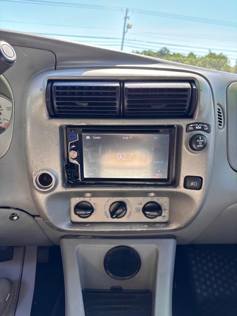 Ford Explorer Sport Trac XLS 2WD 2003