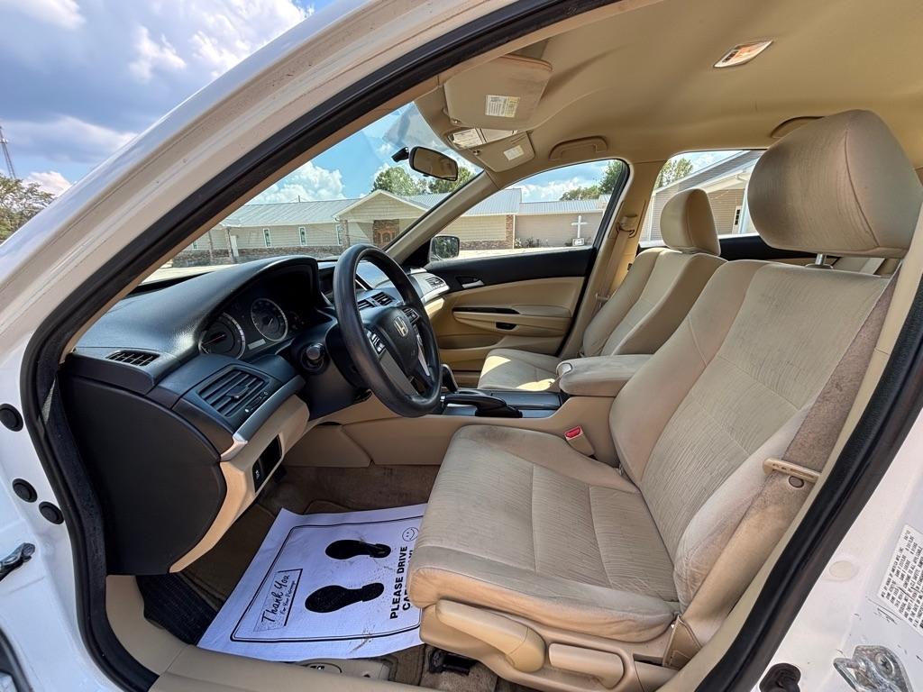 Honda Accord LX sedan AT 2012