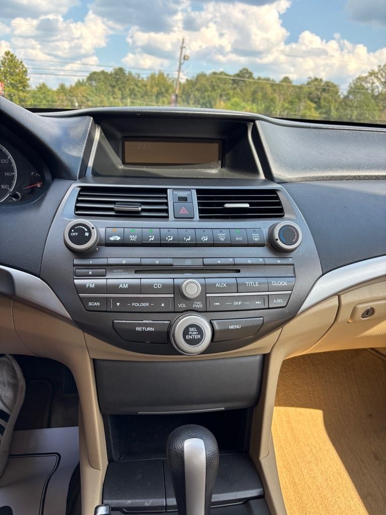 Honda Accord LX sedan AT 2012