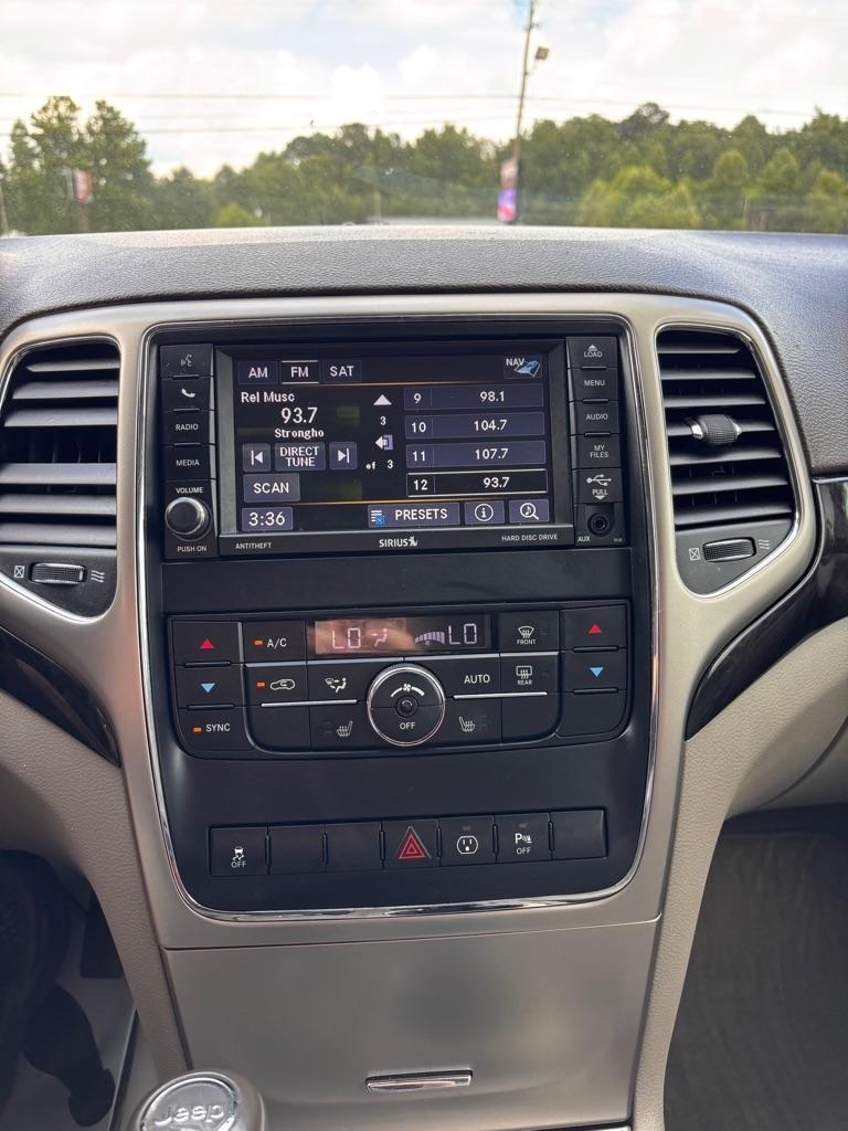 Jeep Grand Cherokee Laredo 2WD 2013