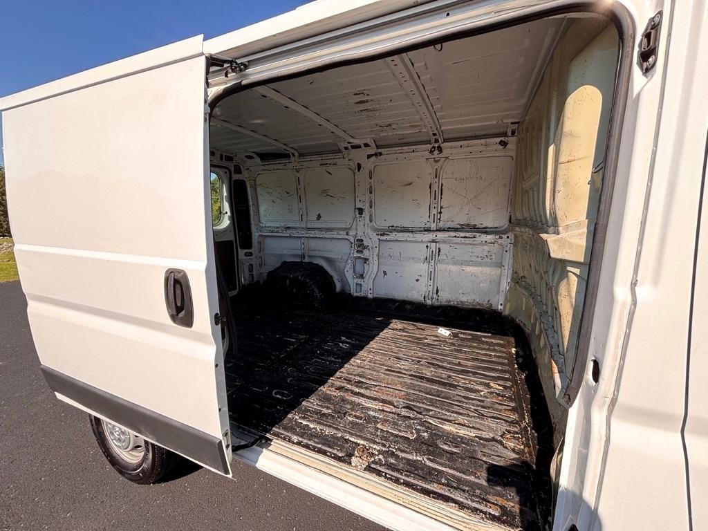 RAM Promaster 1500 Low Roof Tradesman 136-in. WB 2015