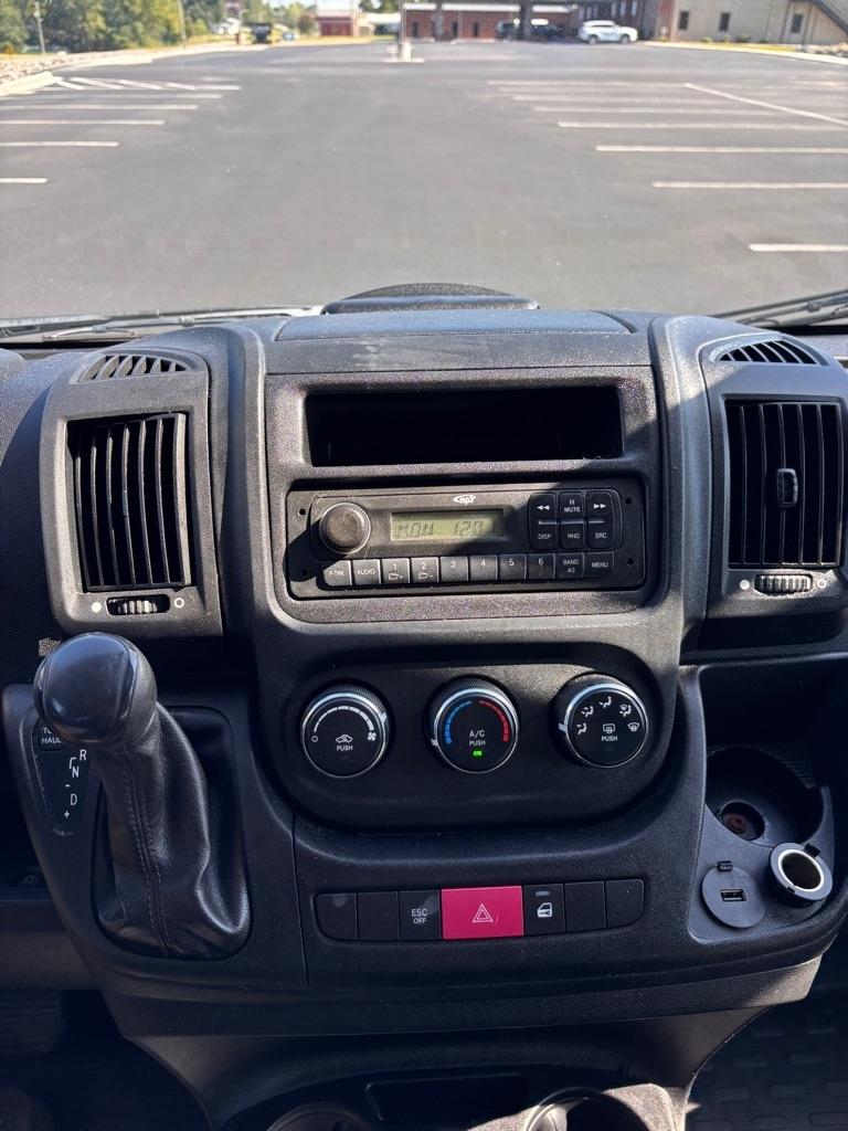RAM Promaster 1500 Low Roof Tradesman 136-in. WB 2015