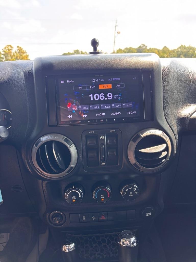 Jeep Wrangler Unlimited Sport 4WD 2015