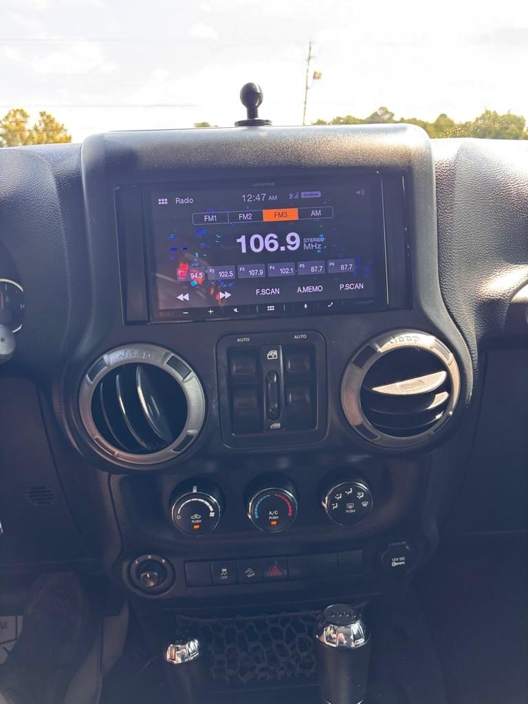 Jeep Wrangler Unlimited Sport 4WD 2015