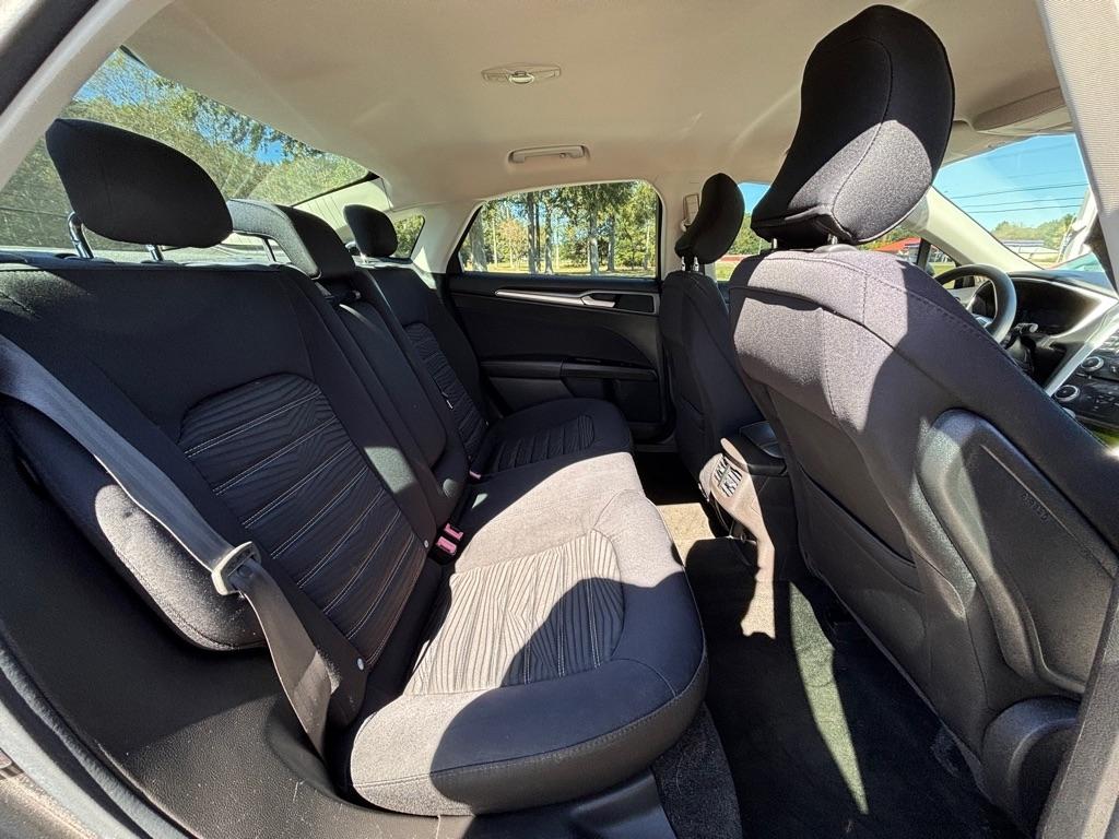 Ford Fusion SE 2016