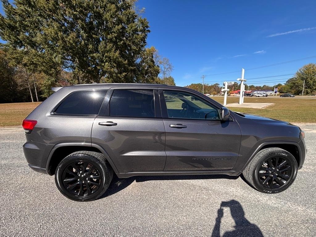 Jeep Grand Cherokee Laredo 2WD 2019