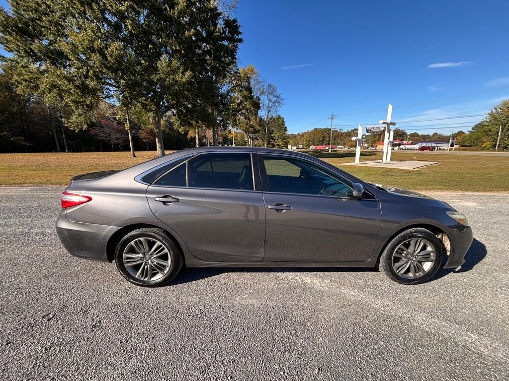Toyota Camry SE 2015