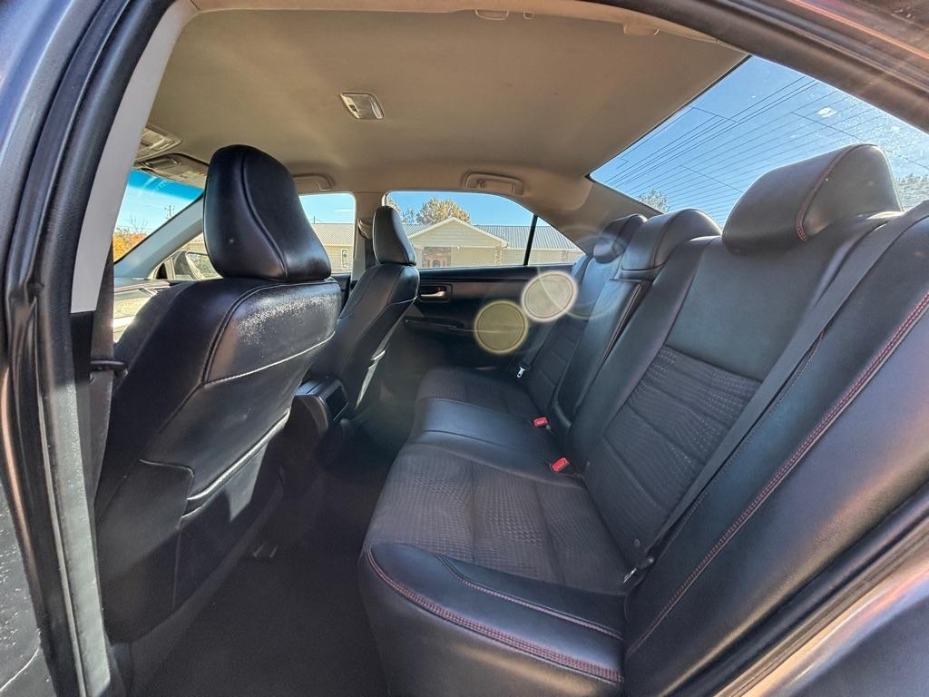 Toyota Camry SE 2015