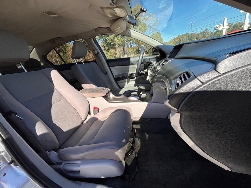 Honda Accord LX sedan AT 2012