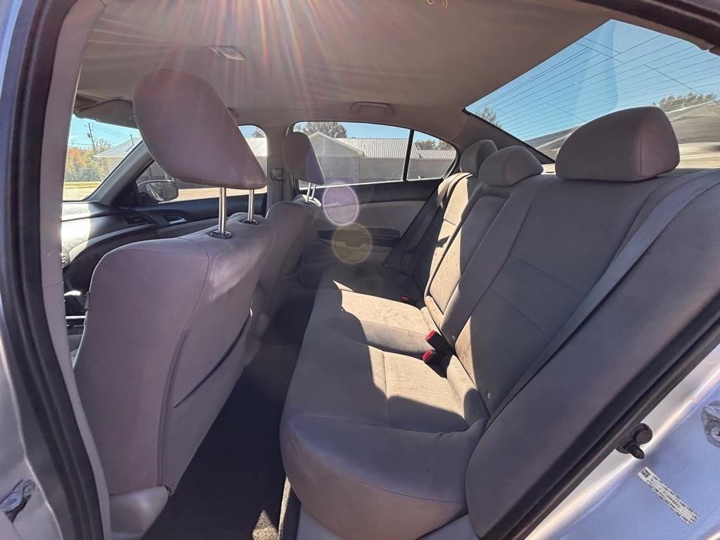 Honda Accord LX sedan AT 2012