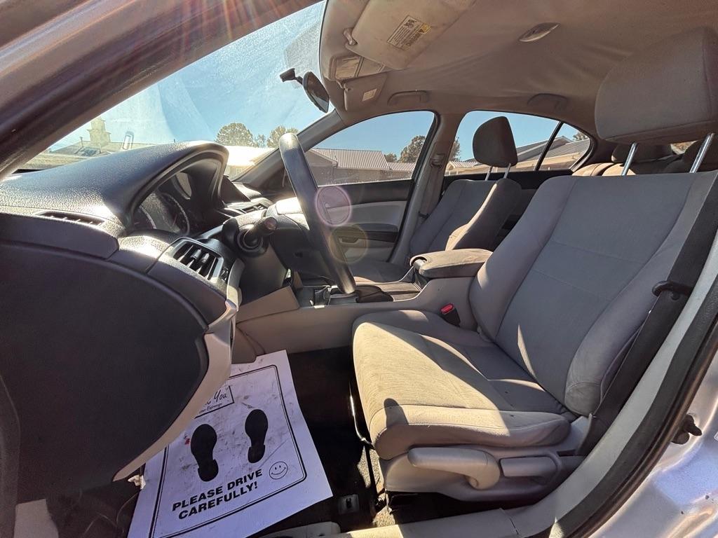 Honda Accord LX sedan AT 2012