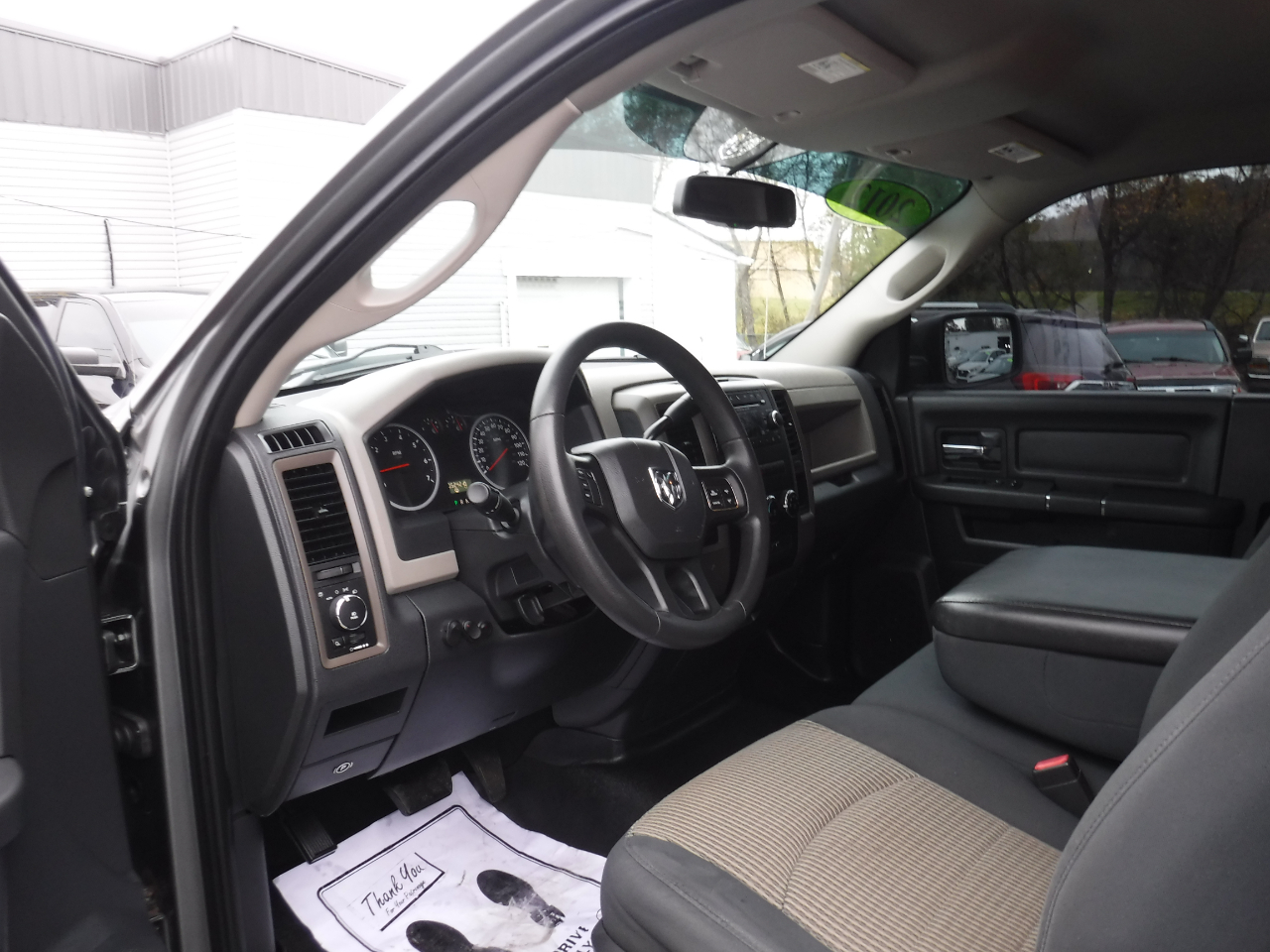 RAM 1500 4WD Reg Cab 120.5" Express 2012 RAM 1500 4WD Reg Cab 120.5" Express 2012