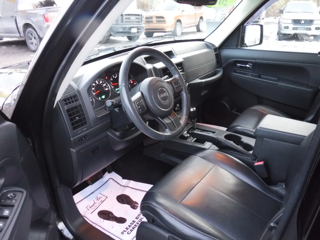 Jeep Liberty 4WD 4dr Sport Latitude 2012