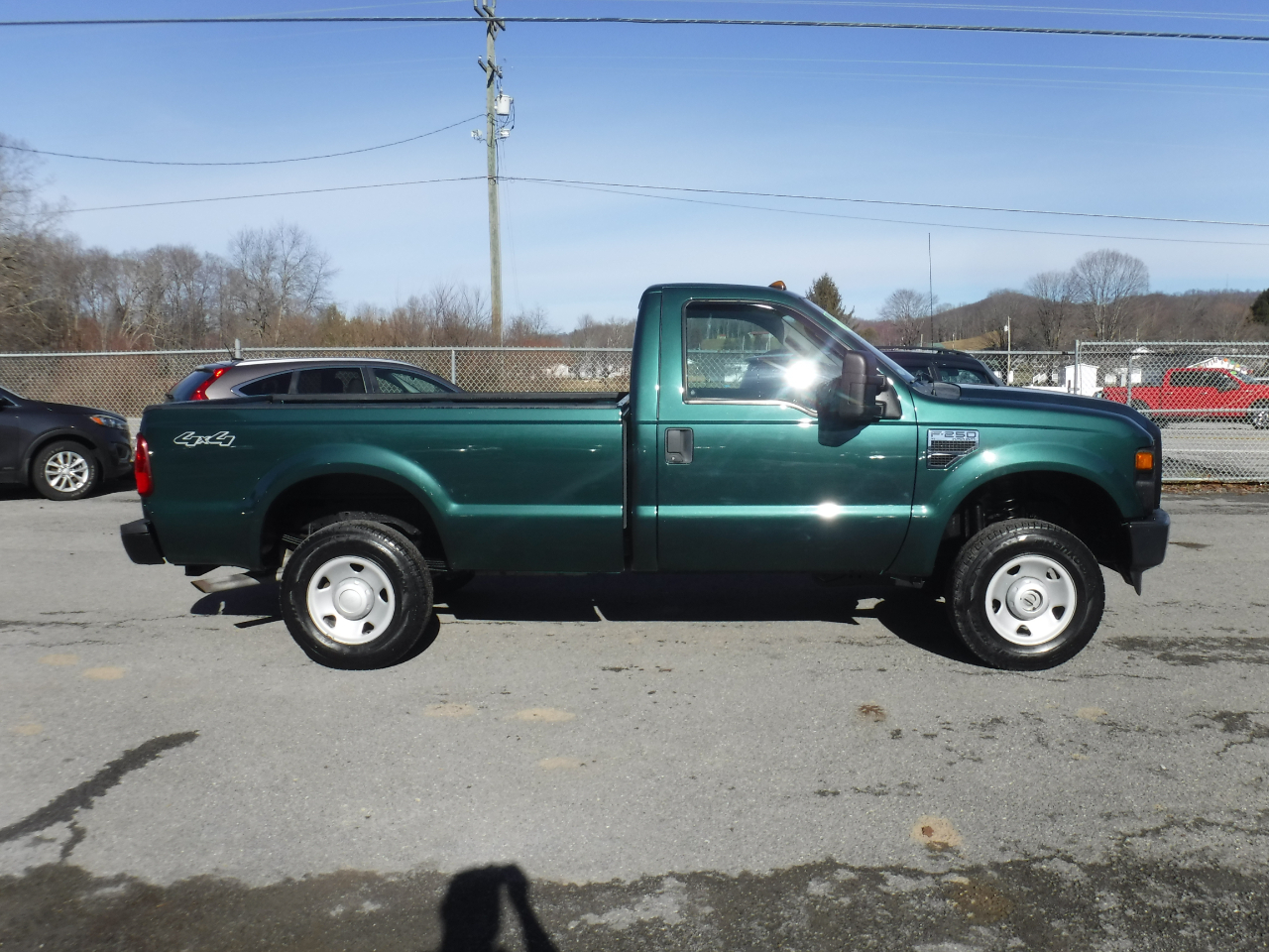 Ford Super Duty F-250 SRW 4WD Reg Cab 137" XL 2010