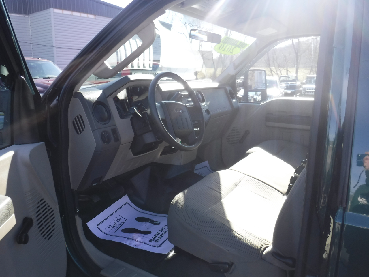 Ford Super Duty F-250 SRW 4WD Reg Cab 137" XL 2010