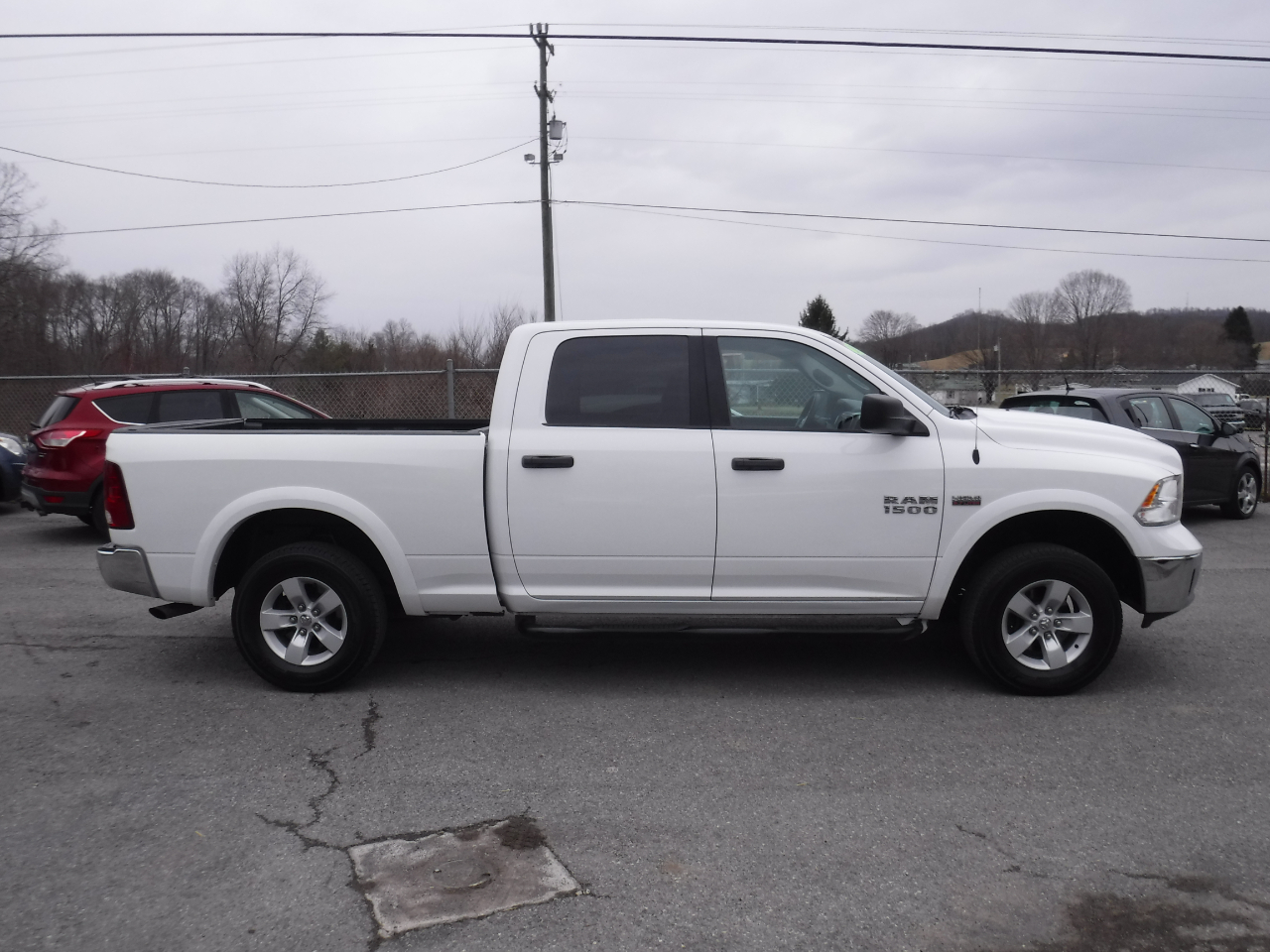 RAM 1500 4WD Crew Cab 149" Outdoorsman 2017