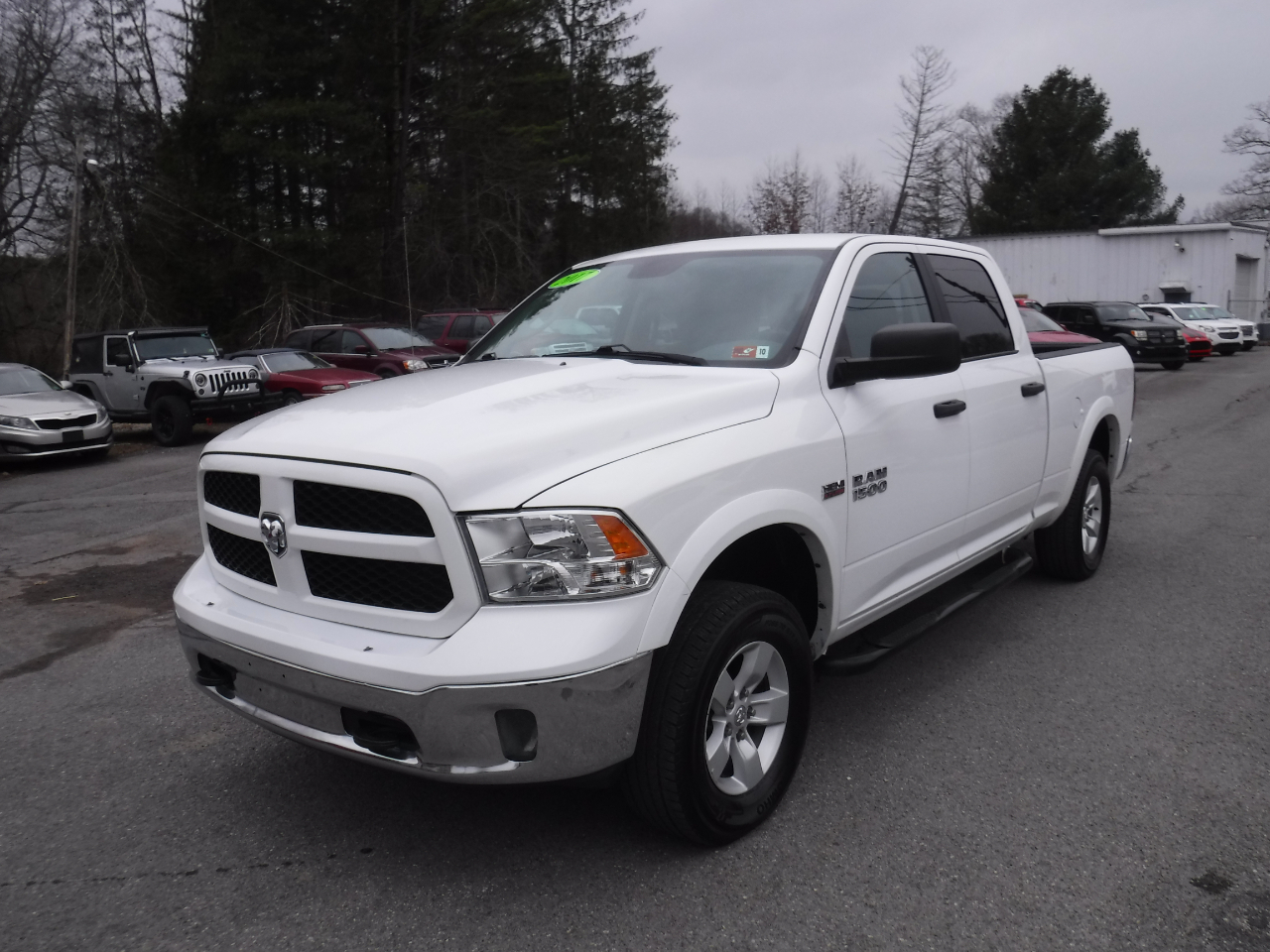RAM 1500 4WD Crew Cab 149" Outdoorsman 2017