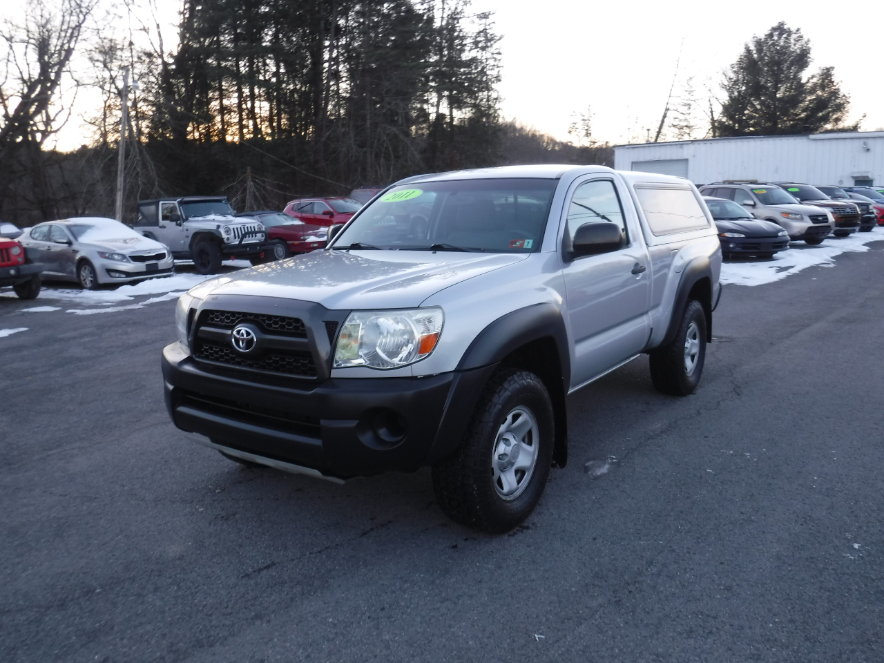 Toyota Tacoma 4WD Reg I4 MT (Natl) 2011