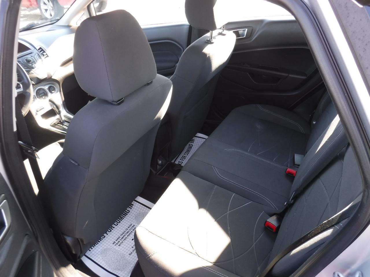 Ford Fiesta 4dr Sdn SE 2014