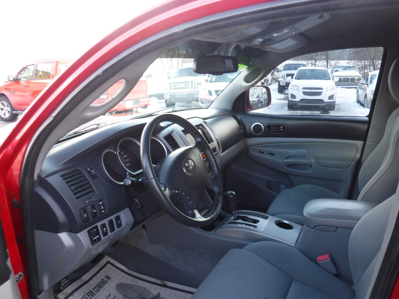 Toyota Tacoma 4WD Double V6 AT (Natl) 2011