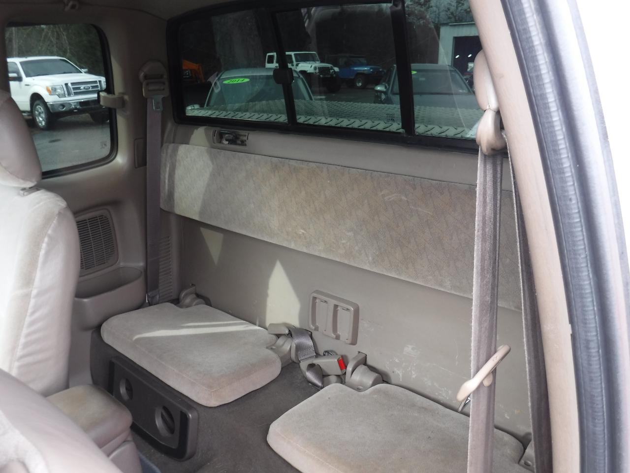 Toyota Tacoma 4WD Double V6 AT (Natl) 2001