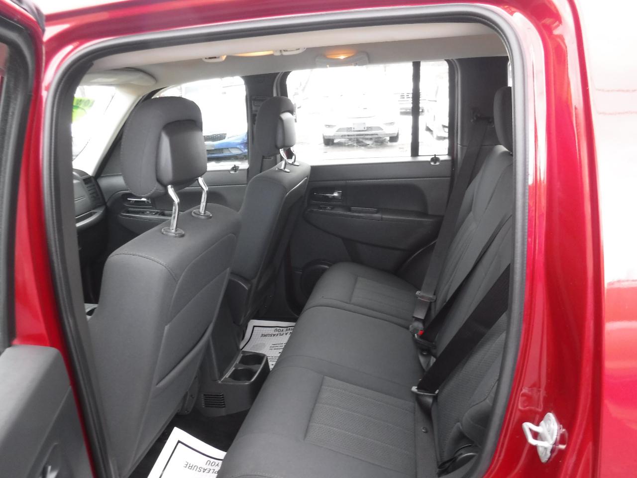 Jeep Liberty 4WD 4dr Sport 2012