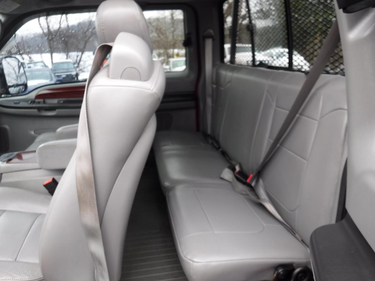 Ford Super Duty F-250 Supercab 142" Lariat 4WD 2006