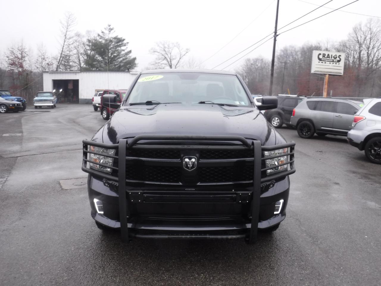 RAM 1500 Express 4x4 Quad Cab 6'4" Box 2017